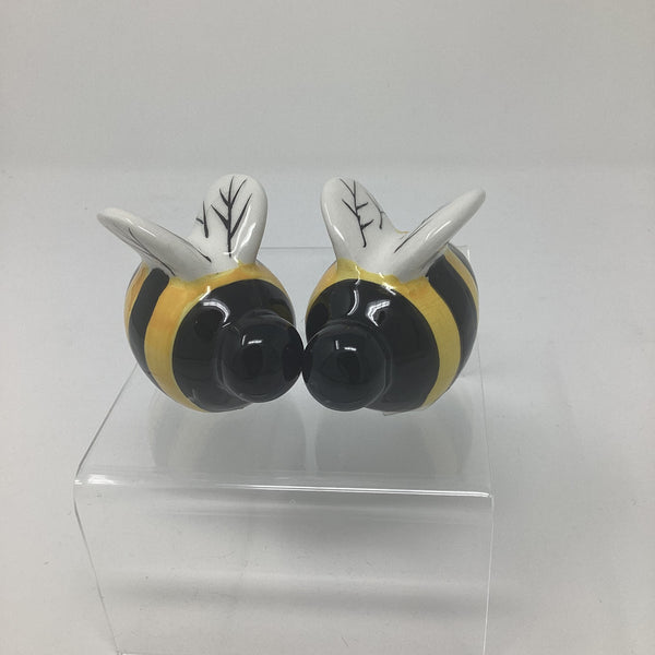 Pair of Bees Salt & Pepper Shaker Set